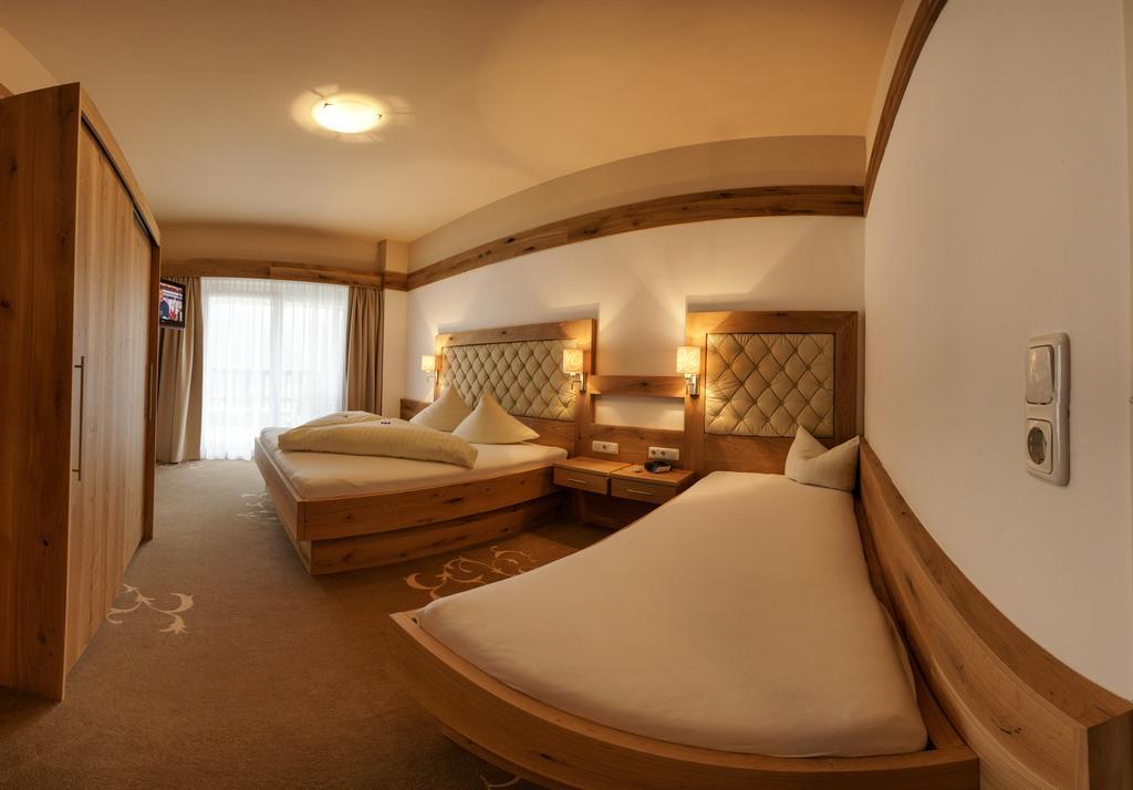 Hotel Habicht Fulpmes Room photo